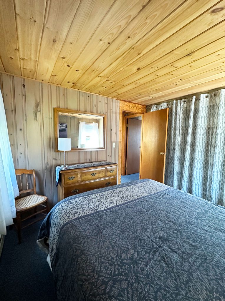 Queen bedroom