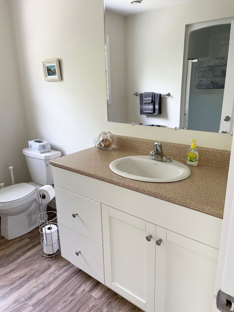 OR-bath2a Bathroom
