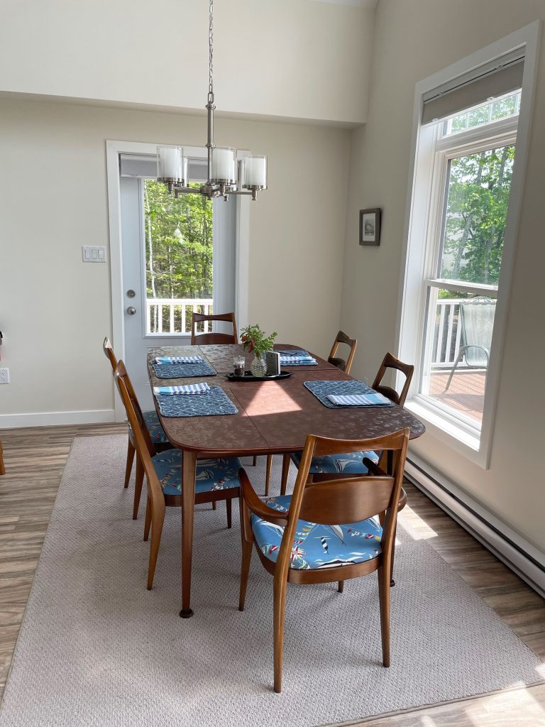 OR-dining1 Dining area