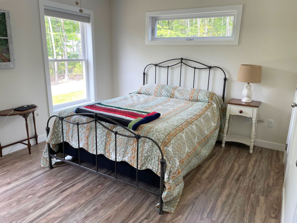 OR-queen1a First floor queen bedroom