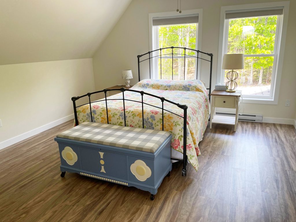 OR-queen2a Queen bedroom, 2nd floor
