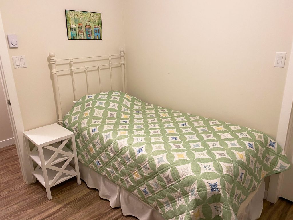OR-twin2 Twin bedroom