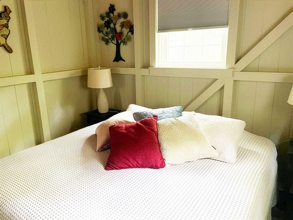 Queen bedroom