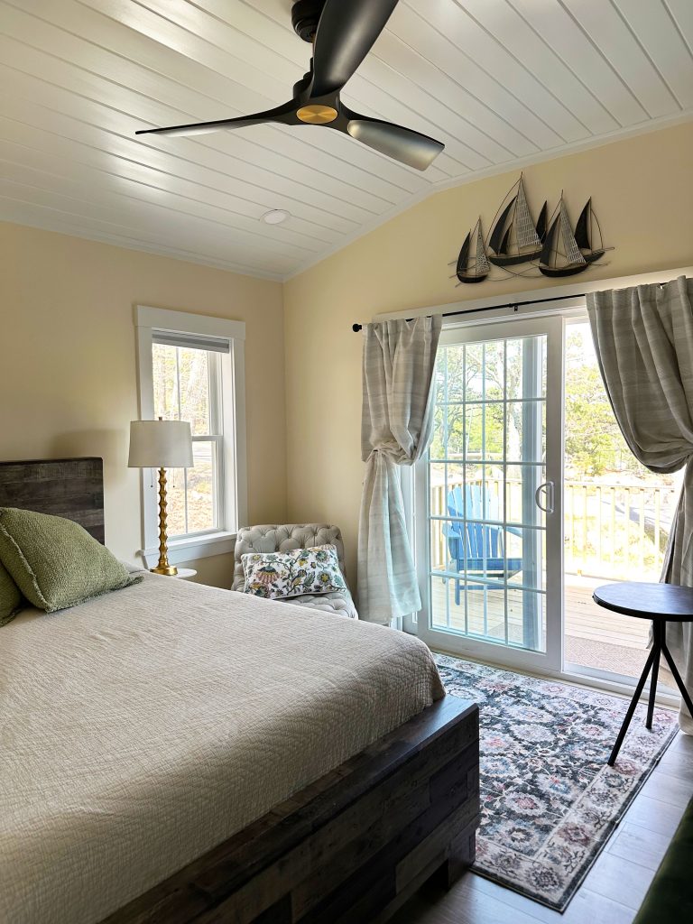Queen bedroom