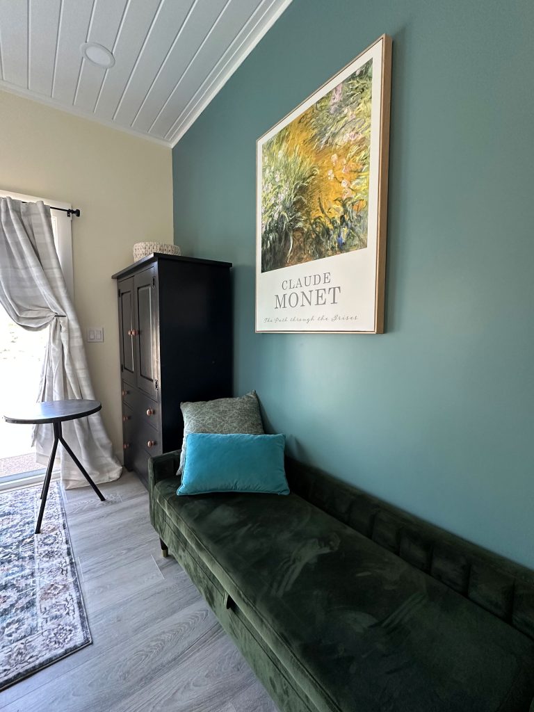 Queen bedroom