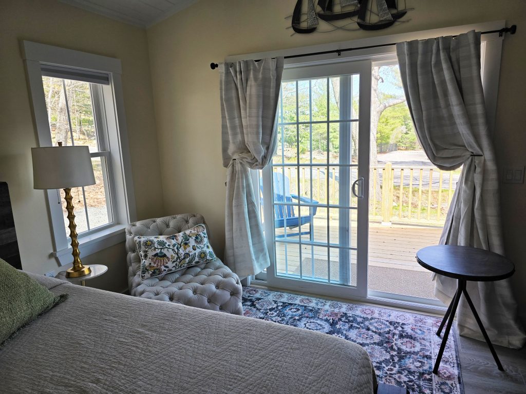 Queen bedroom