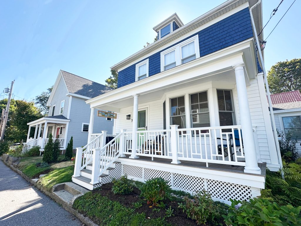 Lovely in-town Bar Harbor Cottage