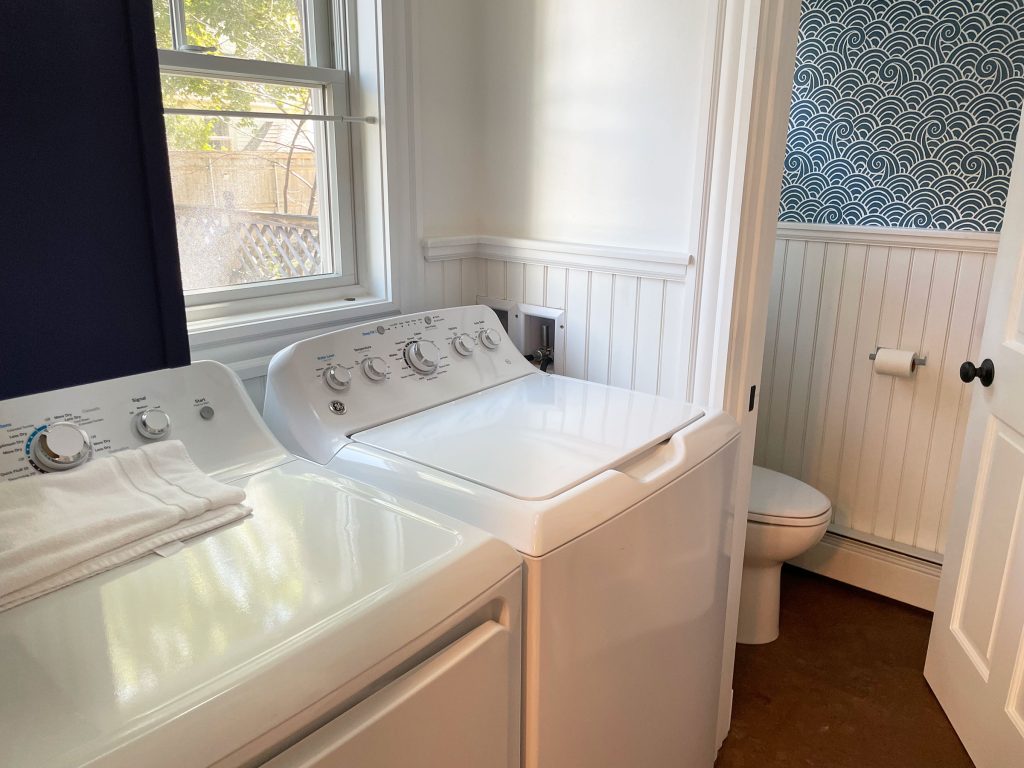 Half bathroom/laundry