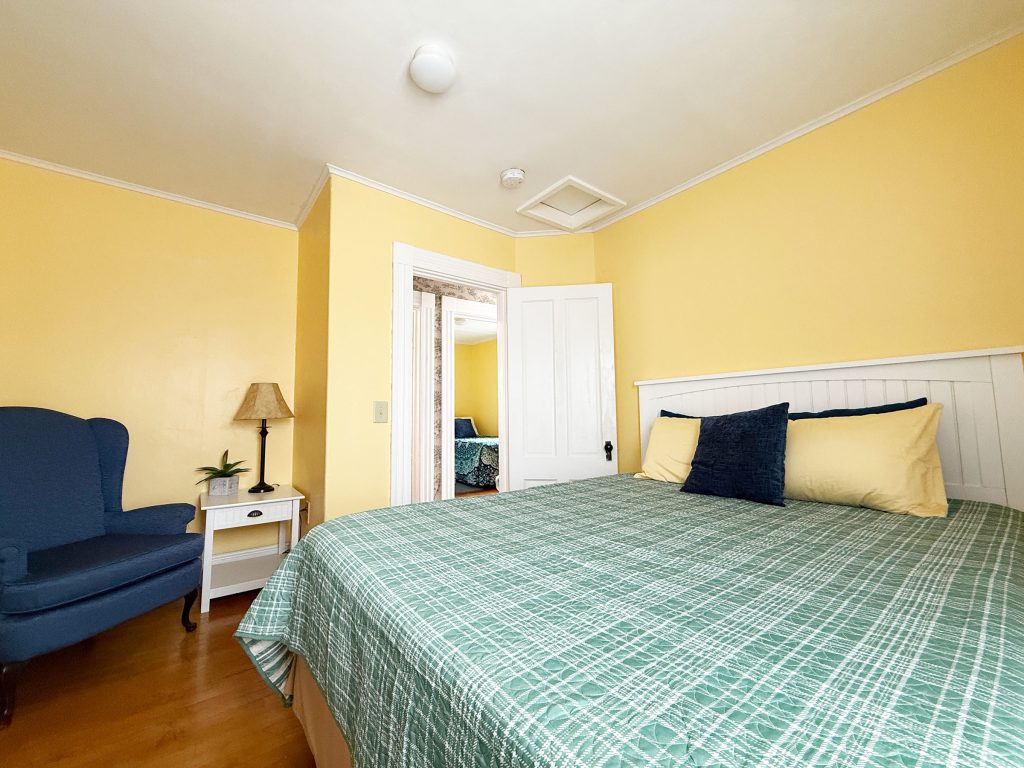 Queen bedroom