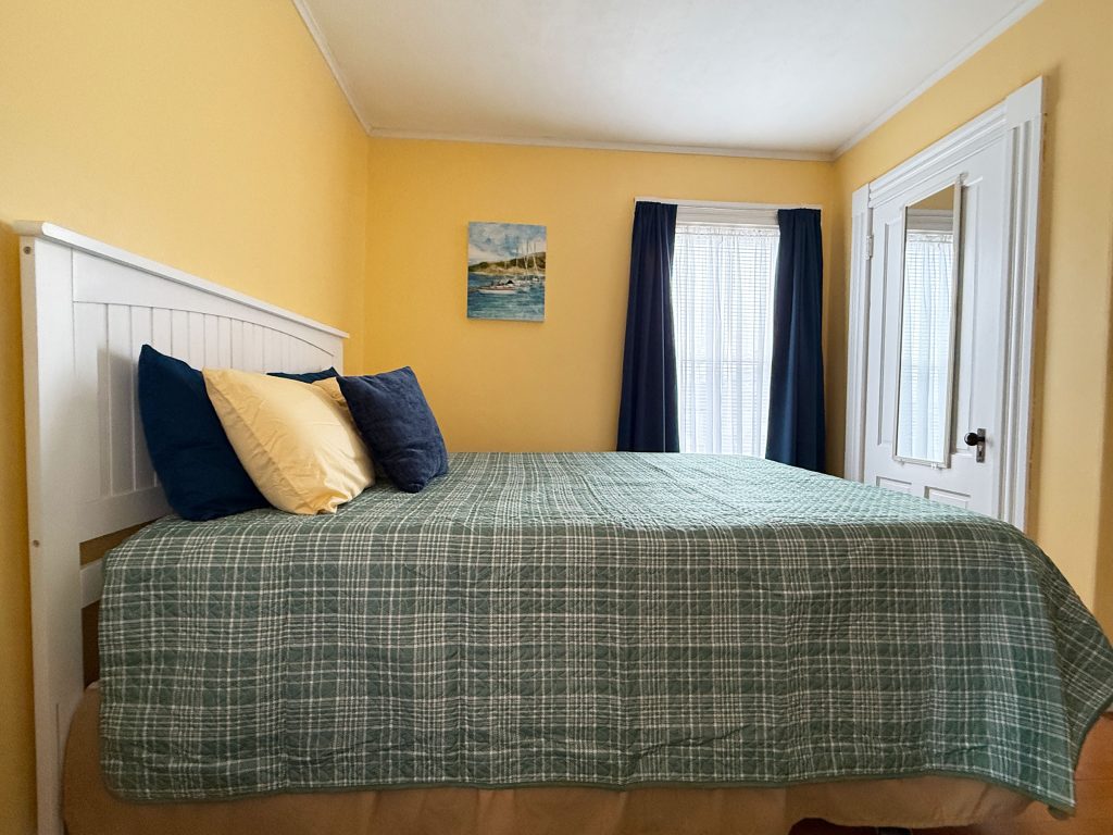 Queen bedroom