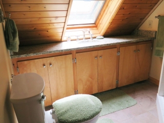 2nd floor bathroom