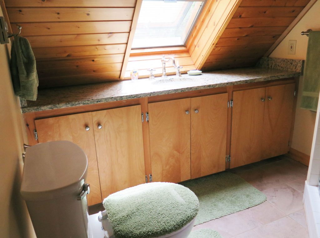 2nd floor bathroom