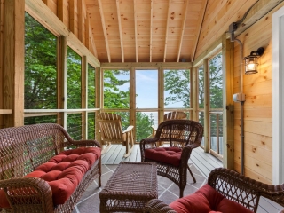 Screened in porch