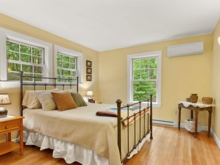 Queen bedroom