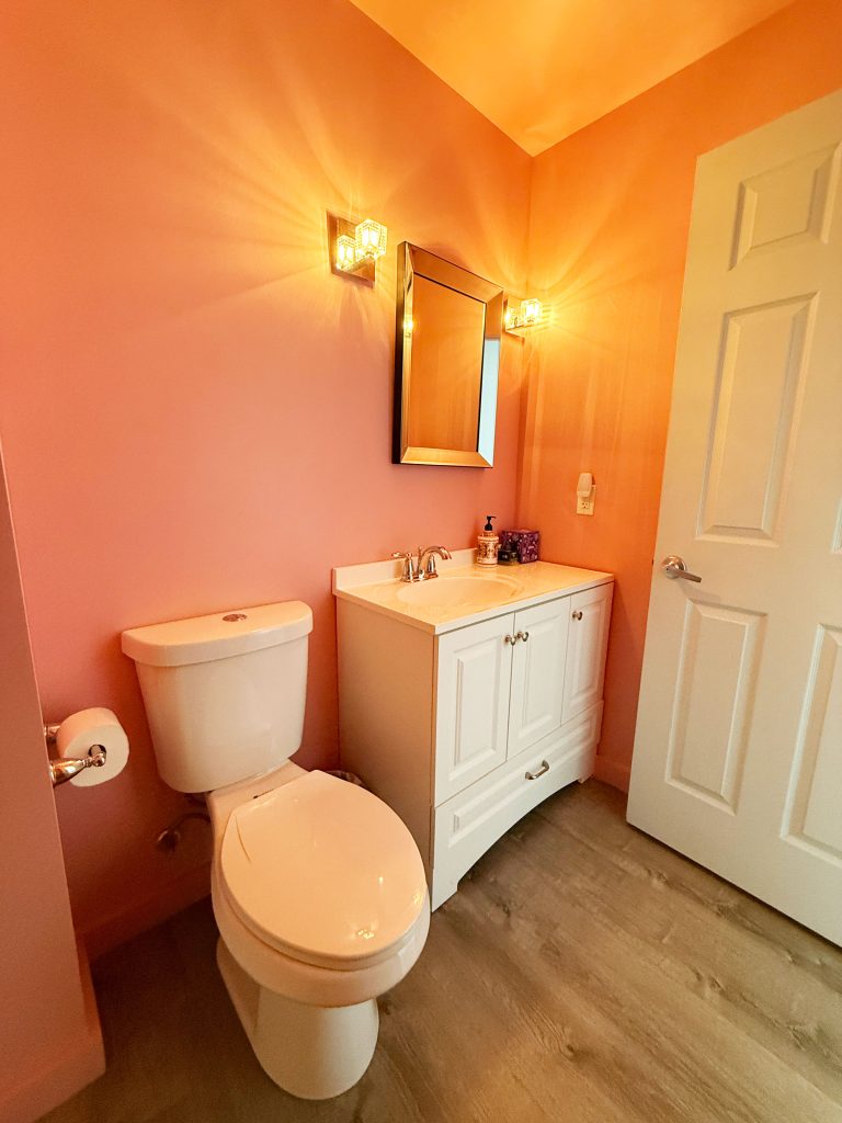 Bathroom with tub/shower