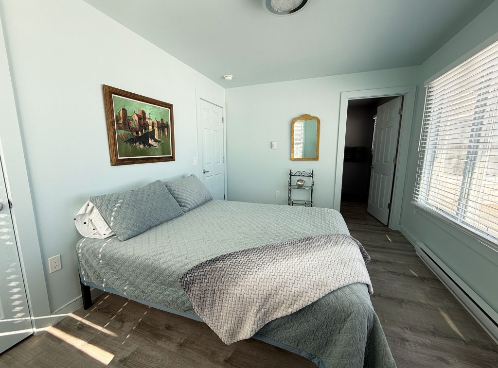 Master queen bedroom