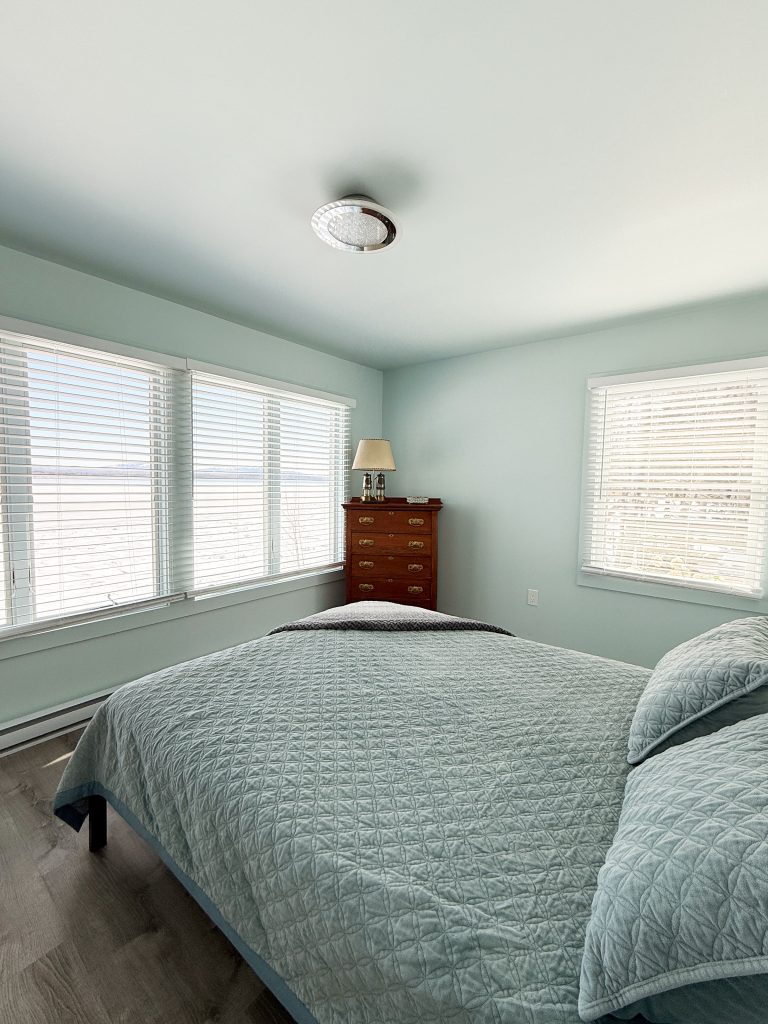 Queen bedroom