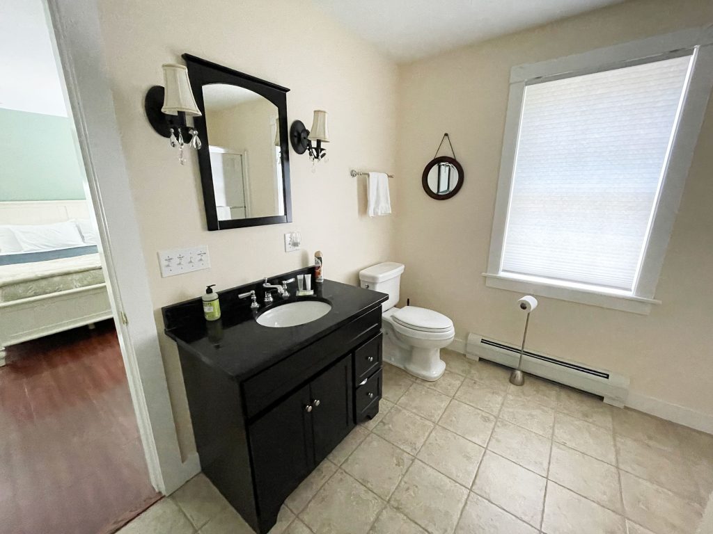 SD-king1-bath2 Starboard