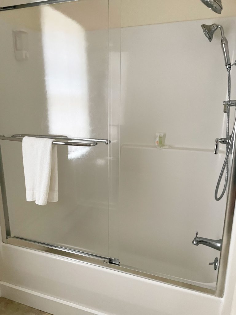 SD-king1-bath4 Starboard