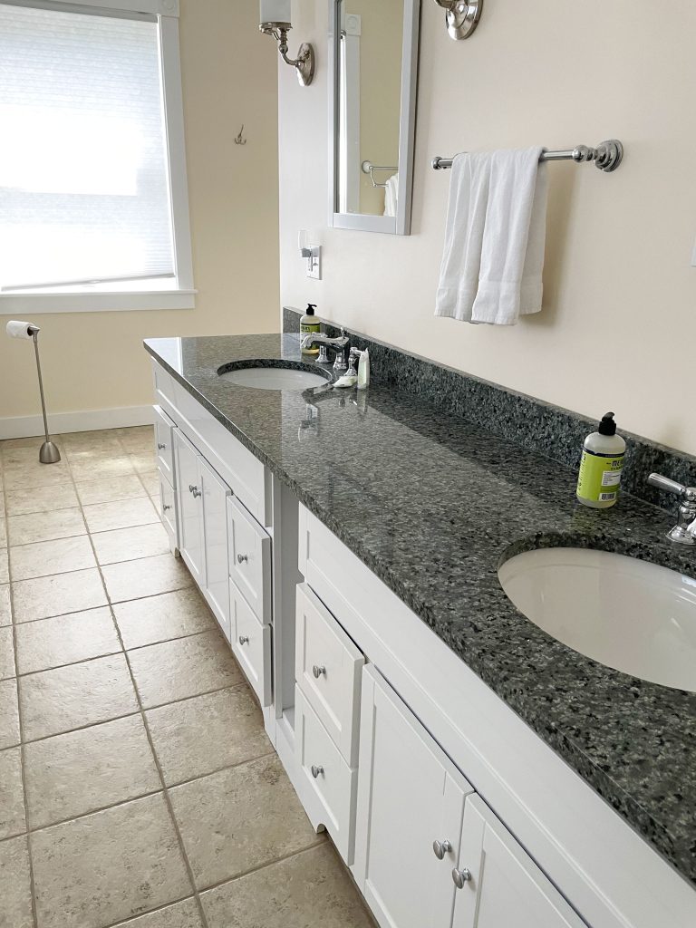 SD-king3-bath3 Starboard