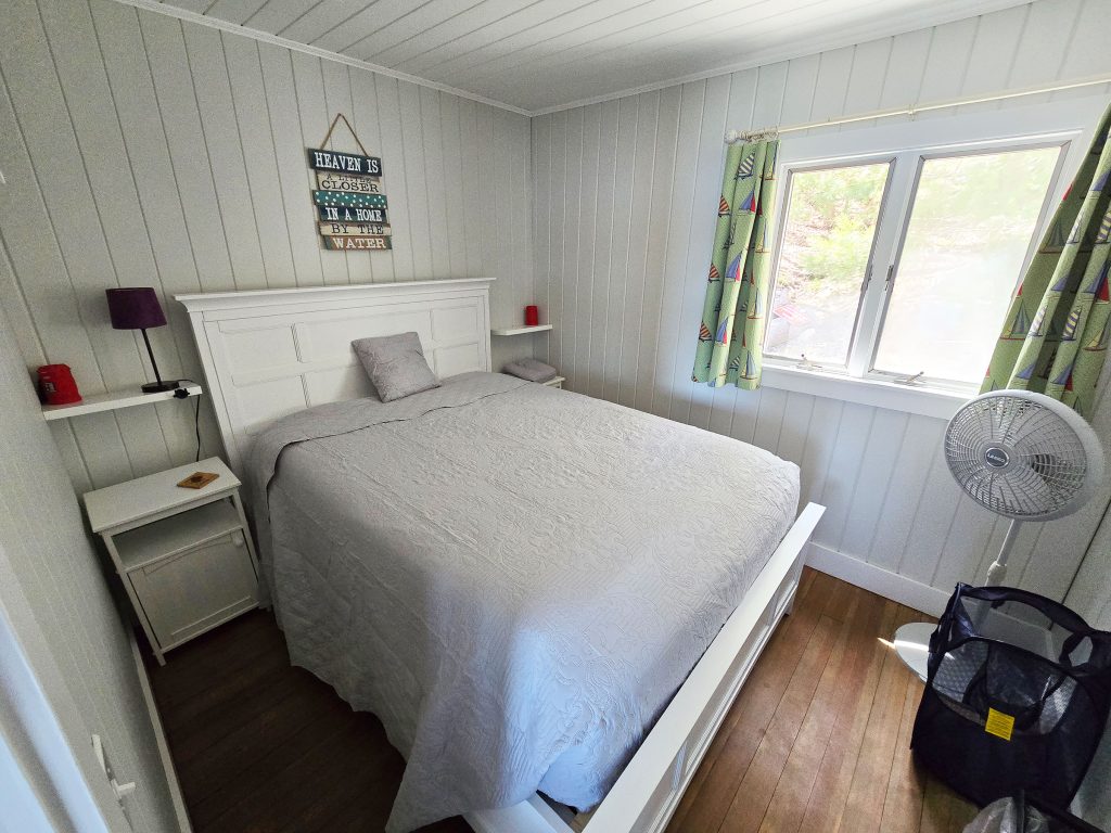 SK-queen2-1 Queen bedroom
