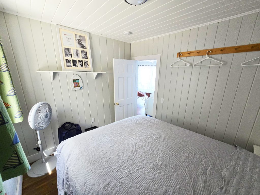 SK-queen3-1 Queen bedroom