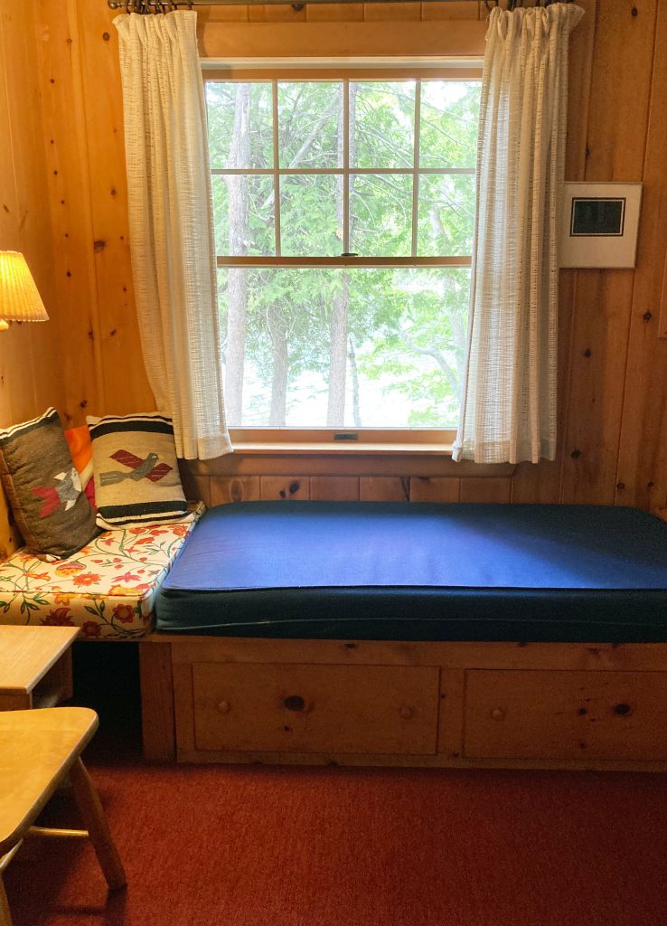 Bunks bedroom (2 twins)