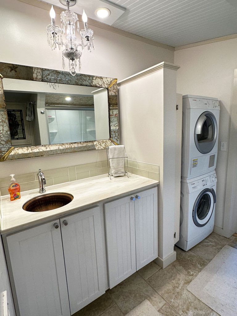 Full bathroom with laundry