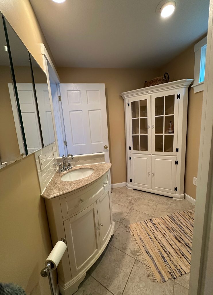 Master queen bathroom shower only