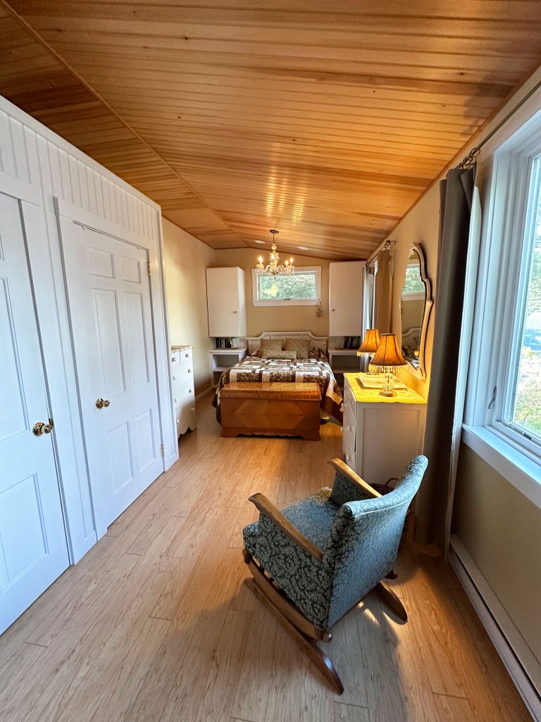 Master queen bedroom