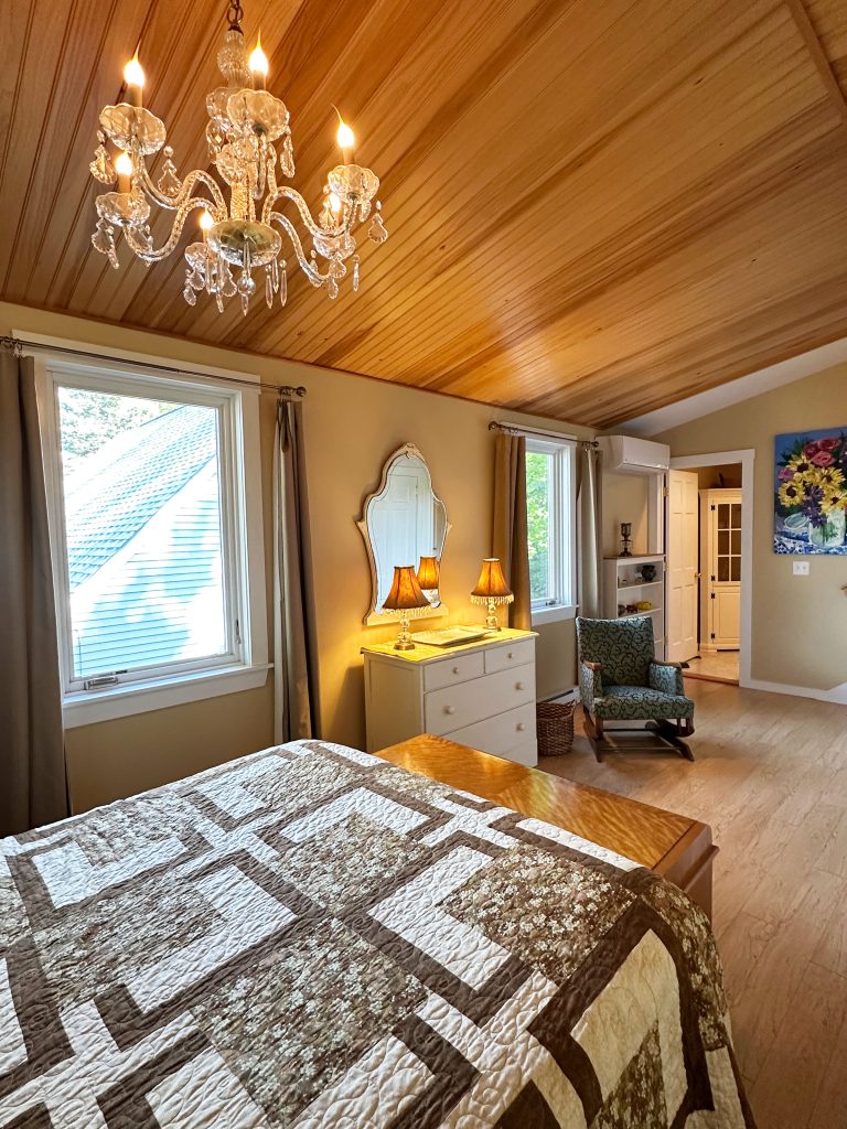 Master queen bedroom