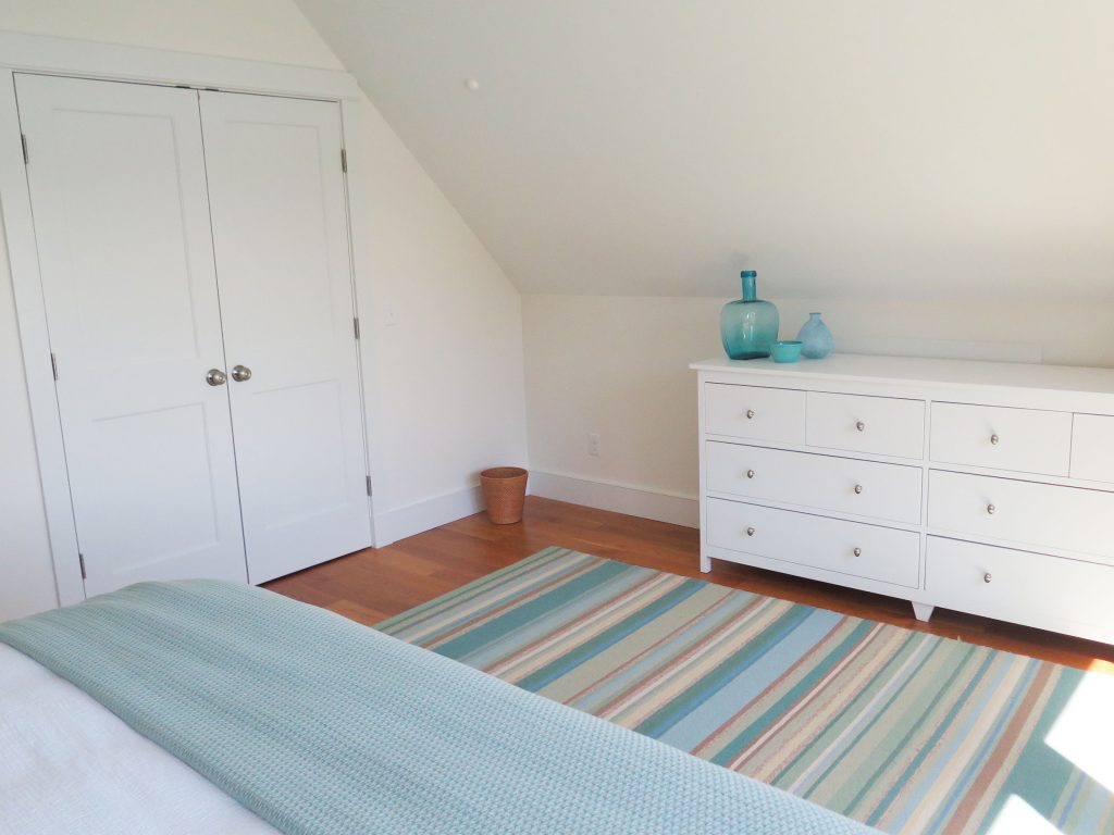 2nd floor king bedroom