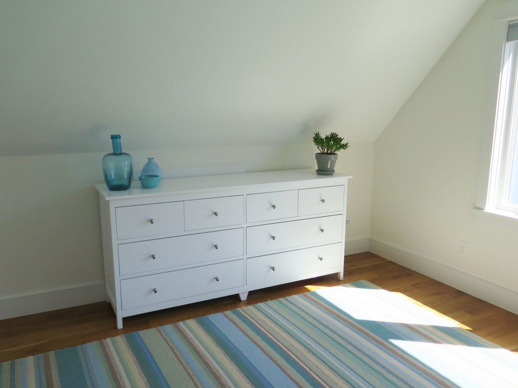 2nd floor king bedroom