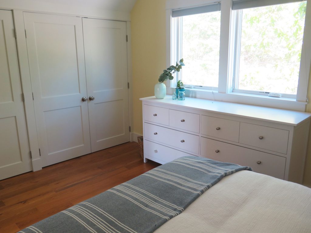 2nd floor queen bedroom