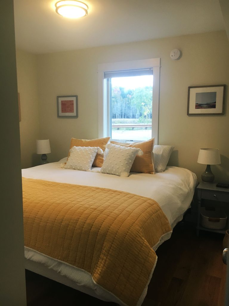 First floor twins bedroom (converted to king)