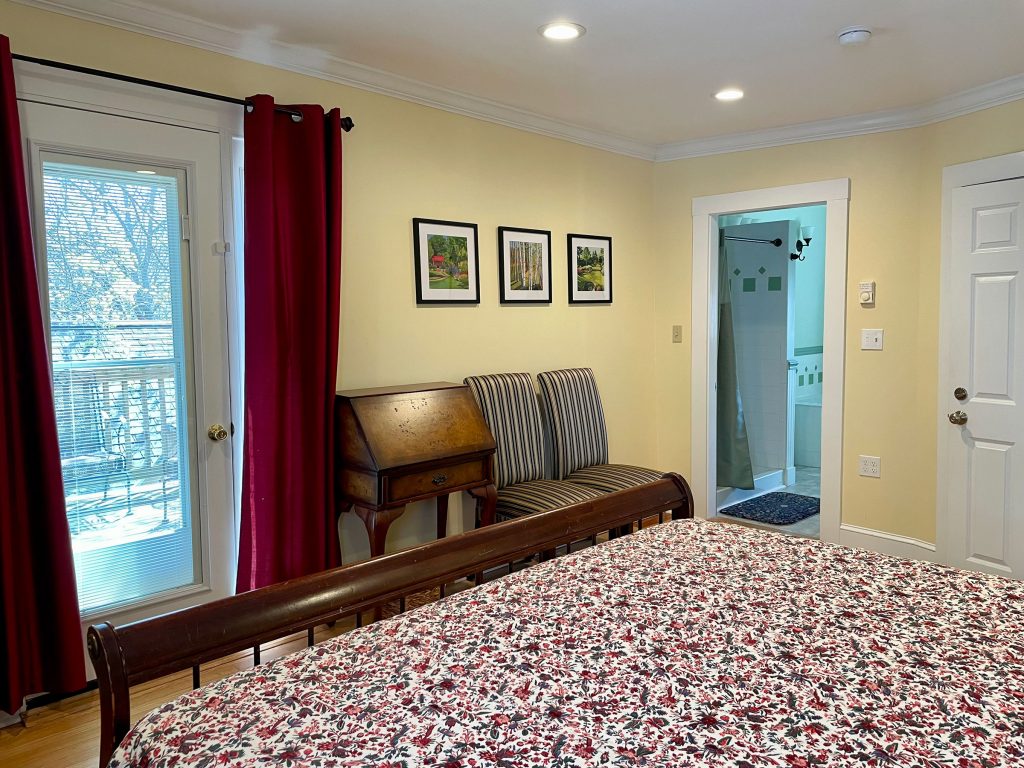 "Chatsworth" 2nd floor king bedroom