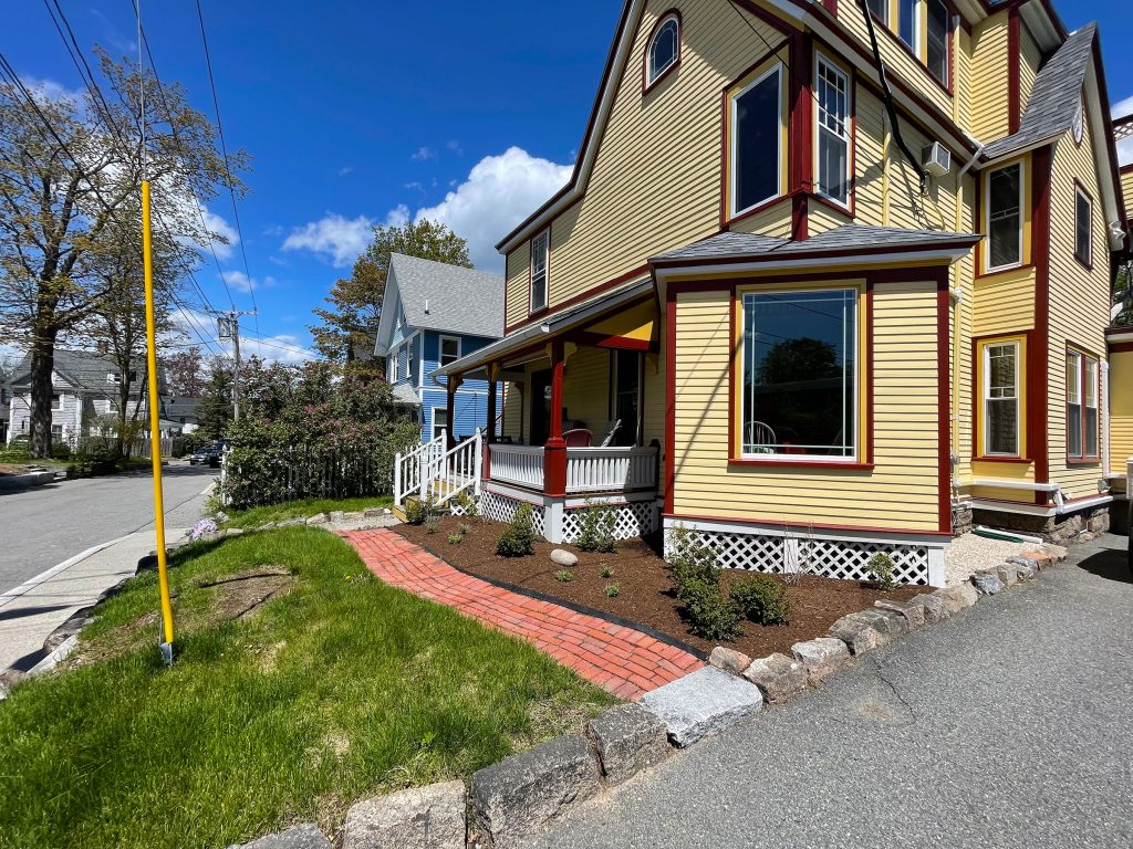 Front of cottage/yard