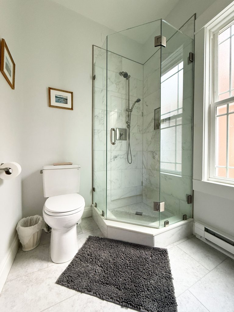 "Henley" 1st floor bathroom