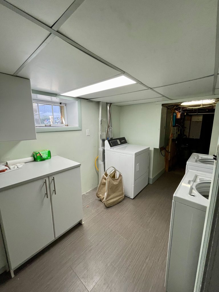 Laundry room (basement)