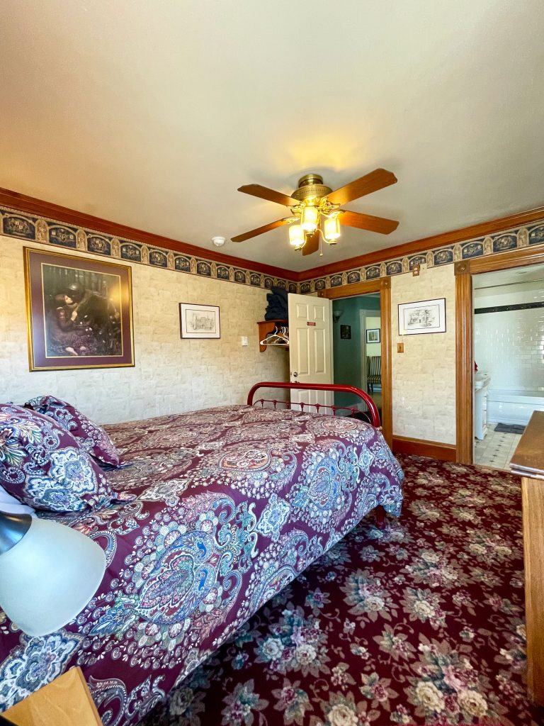 "Skipton" queen bedroom 2nd floor