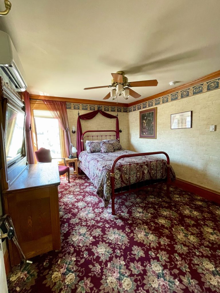 "Skipton" queen bedroom 2nd floor