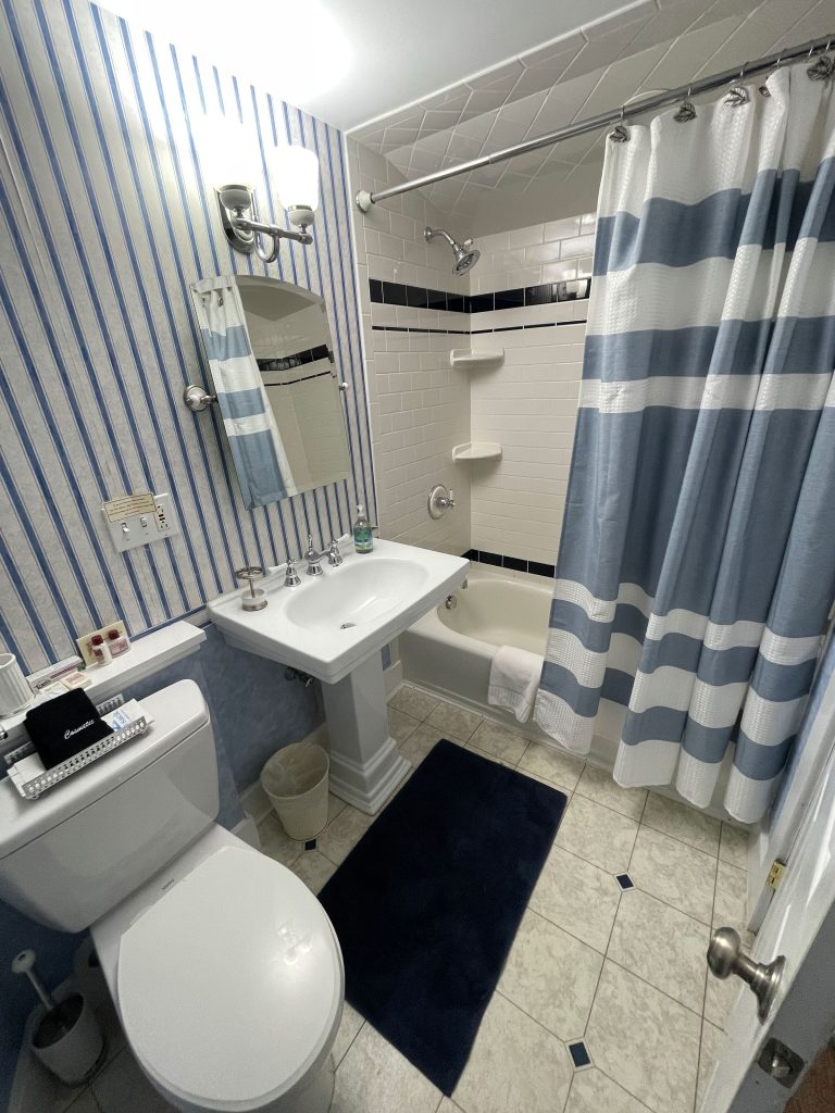 "Tanhill" bathroom (tub/shower)