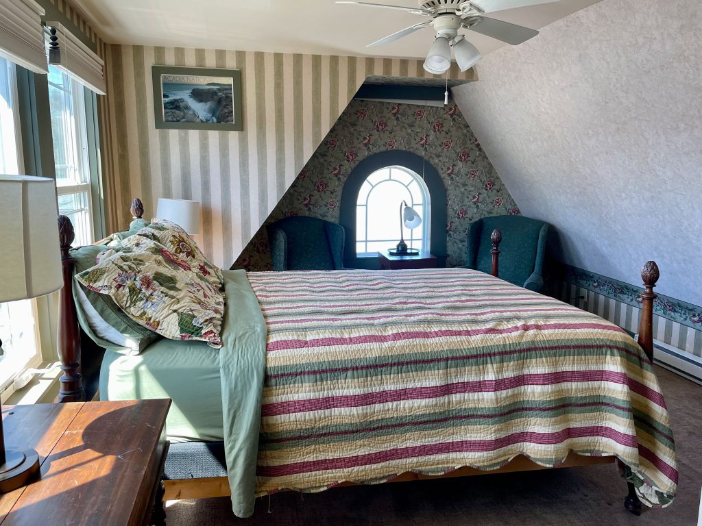 "Tanhill" queen bedroom 3rd floor