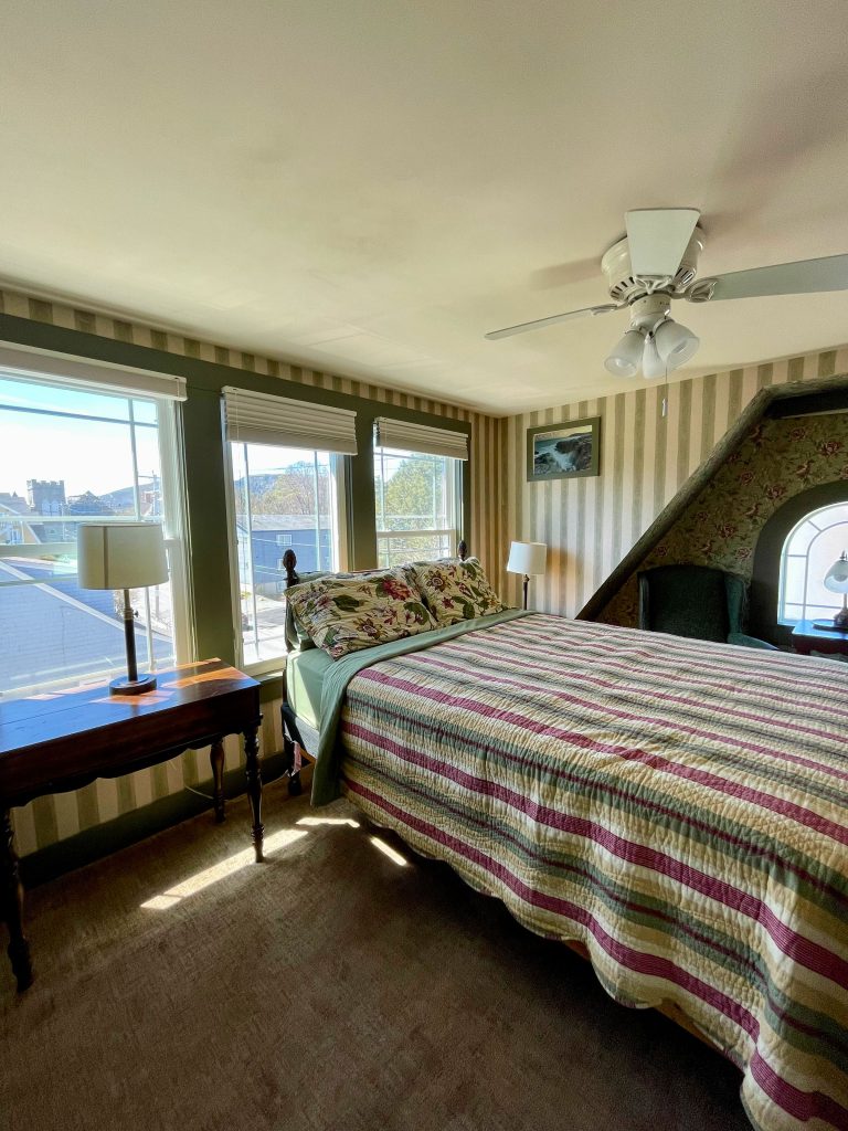 "Tanhill" queen bedroom 3rd floor