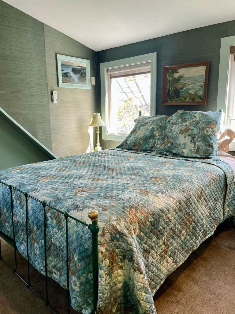 "Treefalls" queen bedroom 3rd floor