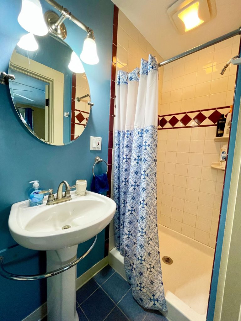 "Whitby" bathroom (shower only)