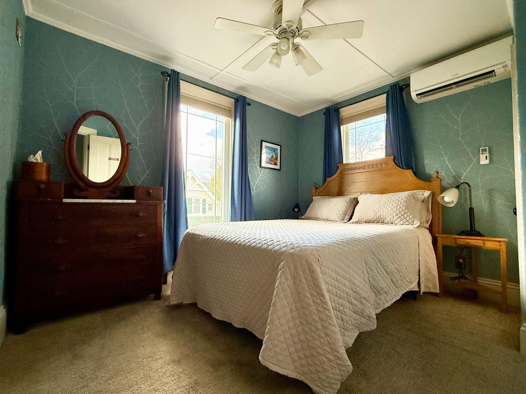 "Whitby" queen bedroom 2nd floor