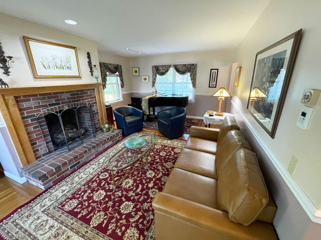 WM-LR4 Living room