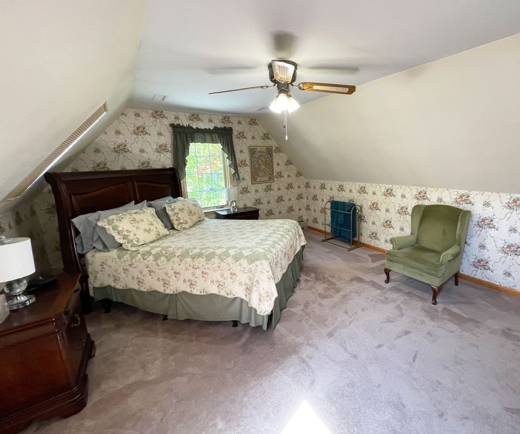 WM-1st Queen5 1st queen bedroom