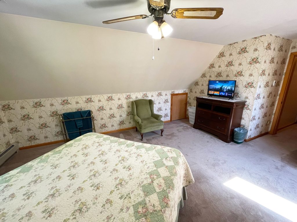 WM-1st Queen3 1st queen bedroom